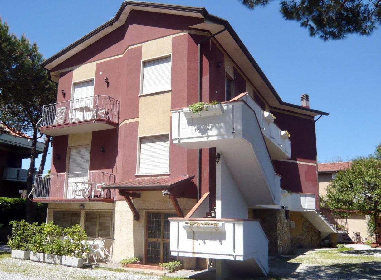 Iss Travel Apartments Casa Maria In Marina Di Massa マッサ エクステリア 写真
